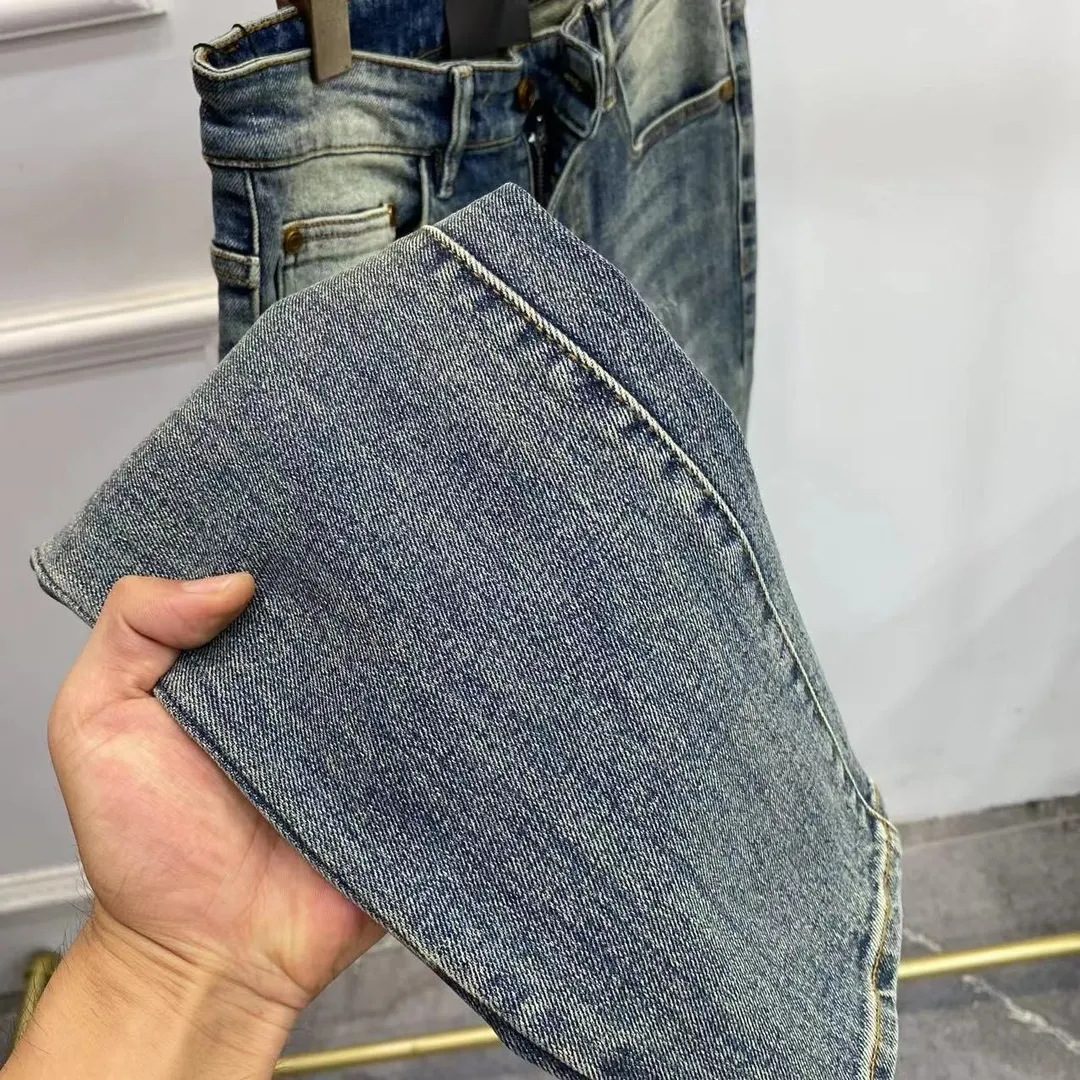 💰146 model number k58 🔥Autumn hot style SAINT LAURENT SLP Saint Laurent counter new jeans!  Yves Saint Laurent's top-quality super soft high cotton washed denim fabric! The cost of washing each piece is as much as three times that of conventional craftsmanship. The touch is extremely delicate. Once you get it, you really can’t put it down. It has a full sense of luxury! The real counters use materials worth more than a thousand yuan, giving you an unparalleled sense of luxury!  Details after details! Yves Saint Laurent’s latest debut model this year! The whole body has a simple and elegant design, the back pockets of the pants are made of high-quality craftsmanship, and the waistband has a luxurious logo leather label! Extremely exquisite! Real materials inside, just for the ultimate touch, without sacrificing high cost!  World premiere new product! Hot-selling items at the counter, the ultimate luxury! Whether it’s for personal use or as a gift, it’s a king-level choice! No pressure to manage any large business occasions and high-end private clubs! Highly recommended to buy!   Color; high-end blue Size: M-XXL